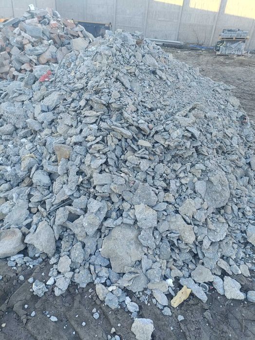 Wynajmę ROZDRABNIACZ i przesiewacz  do gruzu,ziemi,odpadów,drewna,itp