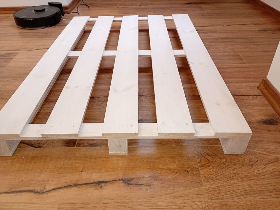 Paleta sosnowa biała