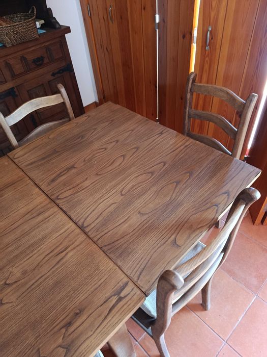 Mesa de jantar madeira macica castanho extensivel 15 cadeiras qualidade - DESOCUPAR