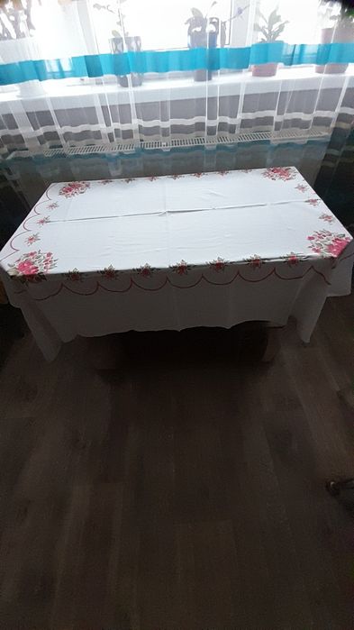 Продам скатертини