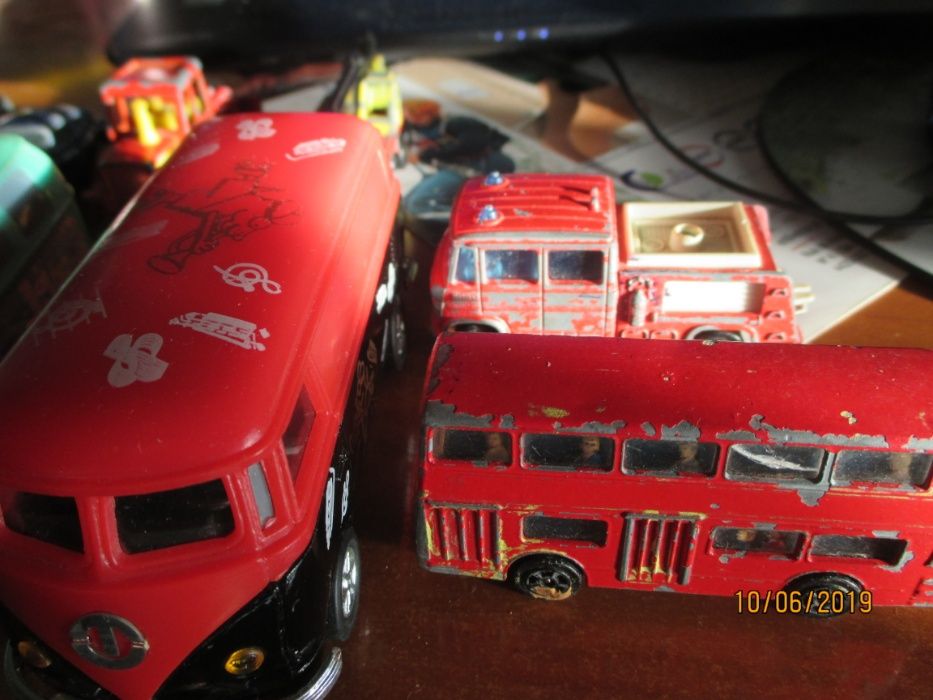 12 carrinhos miniatura Vintage