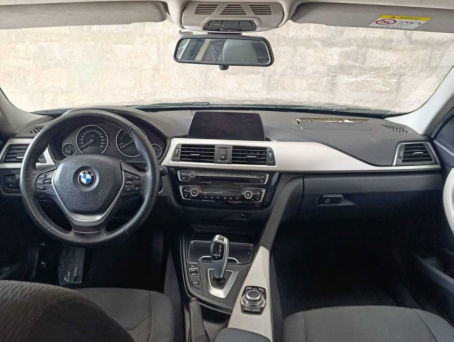BMW 320i TOURING aut