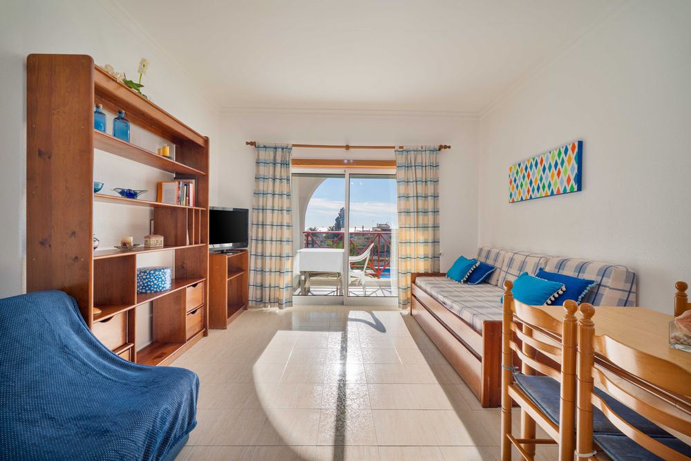 Apartamento T1 com Vista Mar e Piscina perto da Praia