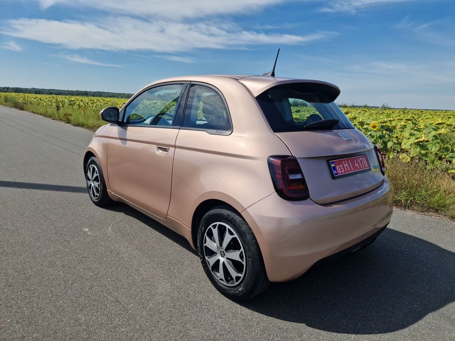 Fiat 500E 42kWt 300km