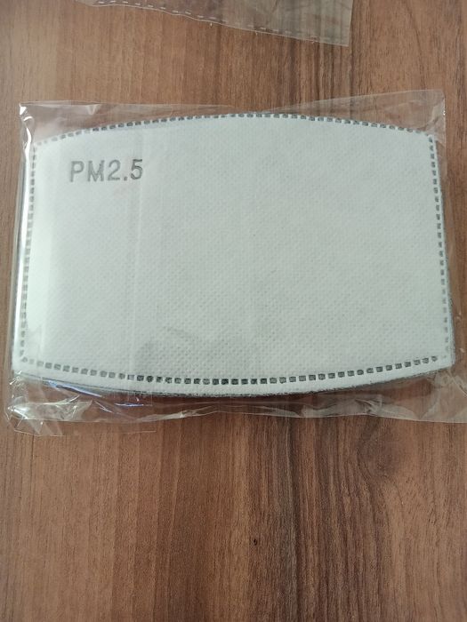 Maseczki ochronne wielorazowe z filtrem 3 sztuki.