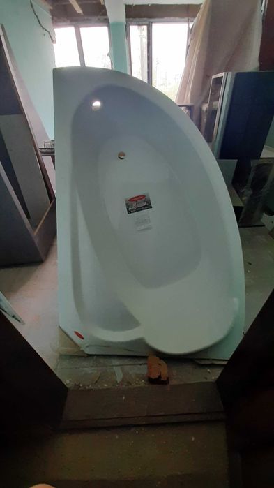 Ванна кутова акрилова