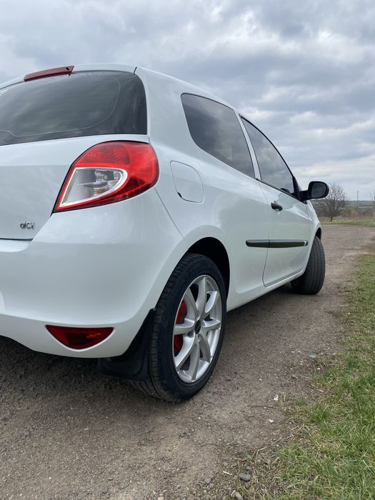 Продам Renault Clio III 2011 року