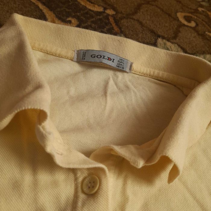 Укорочена футболка з коміром