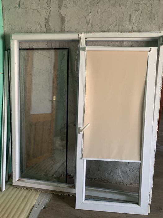 Продам вікно пластикове з жалюзями