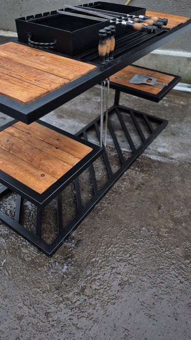 Огромный мангал в Лофт стиле с большими столиками