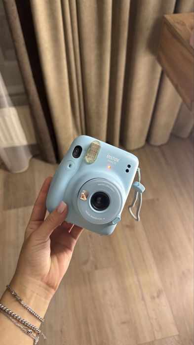 Instax mini 11 , ідеальний стан