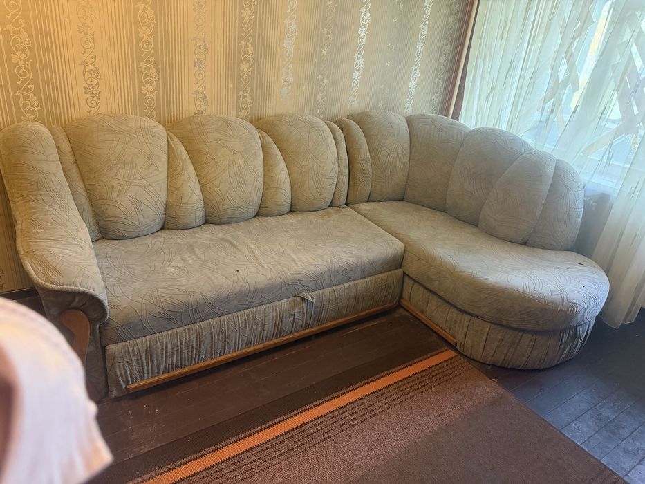 Диван віддам безкоштовно ( самовивіз Бровари)