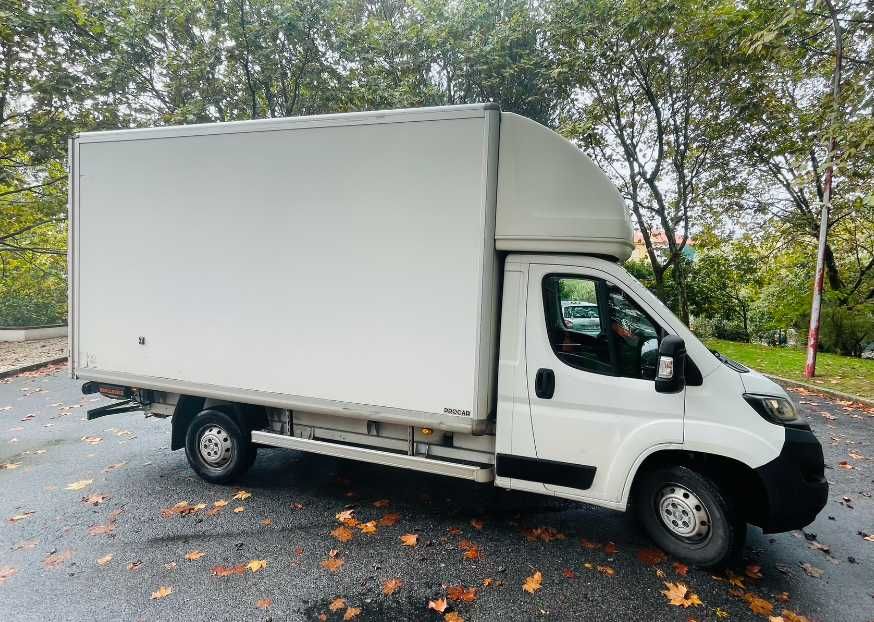 Aluguer - Carrinha de Mercadorias com Plataforma