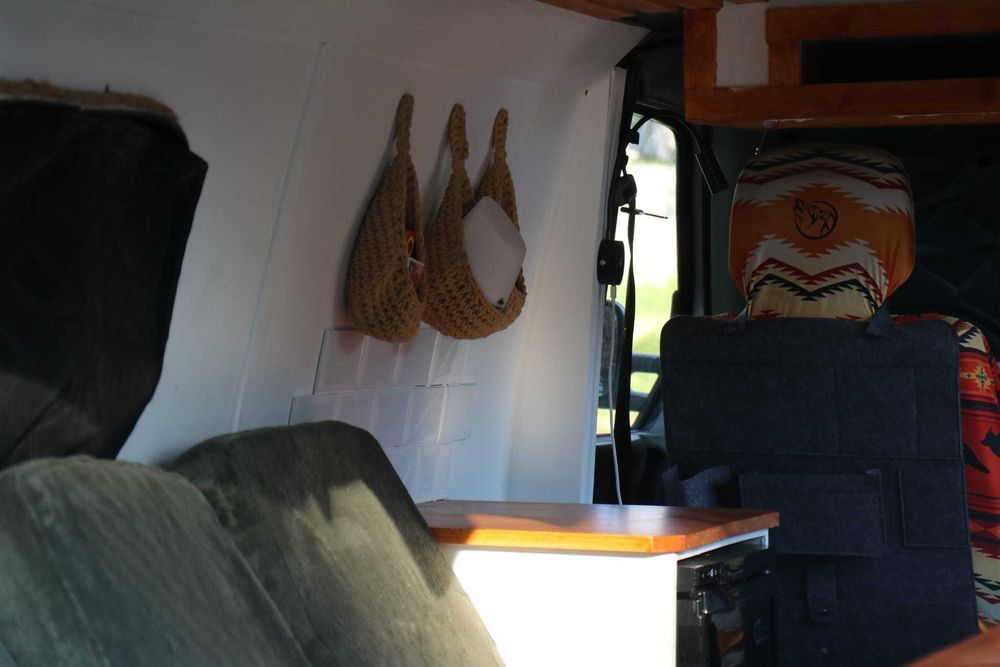Carrinha Camper / Autocaravana – Pronta para Aventuras