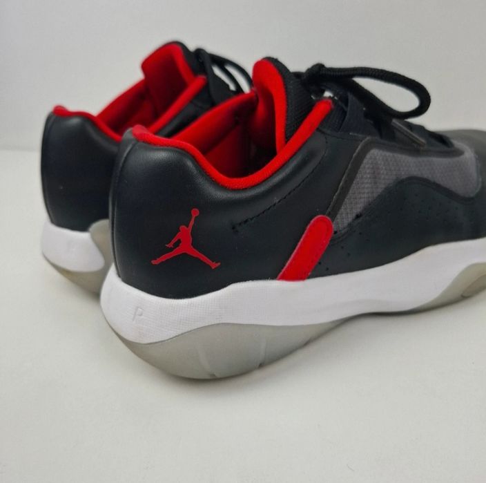 Sneakersy Nike Air Jordan 11 CMFT Low GS Bred 39, jordany czarno-czerwone sneakersy 39