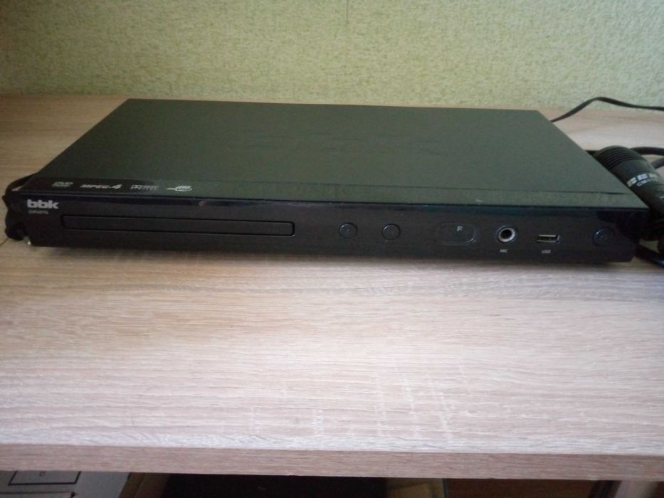 BBK dvd плеер/караоке DVP457si+микрофон и т.д.