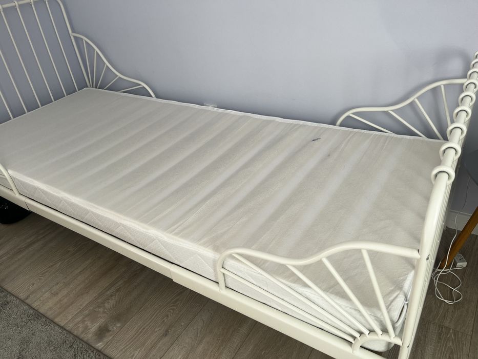 Regulowane łóżko IKEA MINNEN białe z materacem