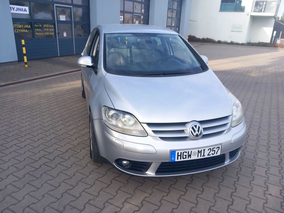 Volkswagen Golf Plus Bardzo ladny w bogatej wersji  Ksenon  Navigacja z malym przebiegiem