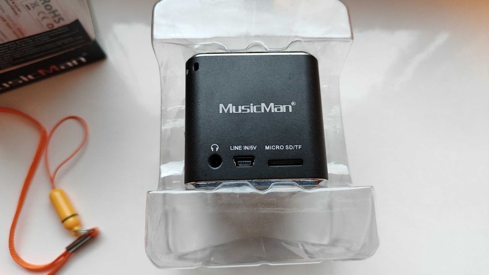 Przenośny mini-głośnik