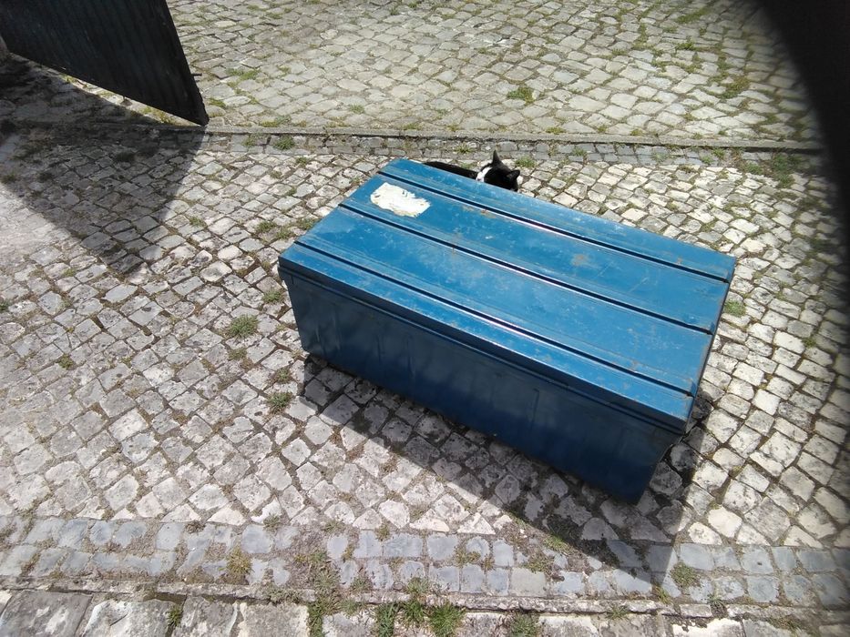Mala de porão metálica