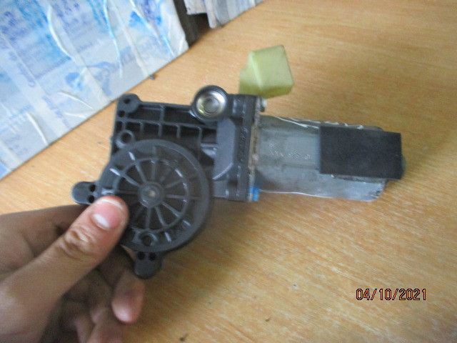Motor vidro frente esquerdo VOLVO XC90 I