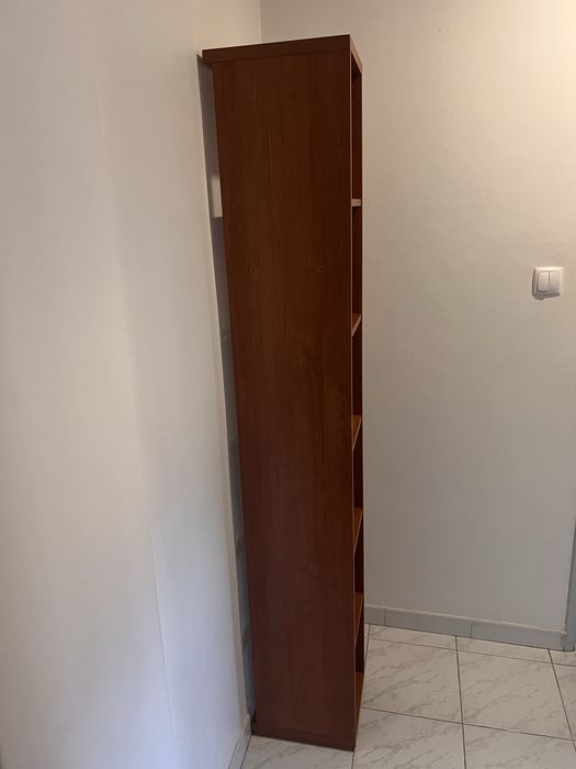 Estante em bom estado