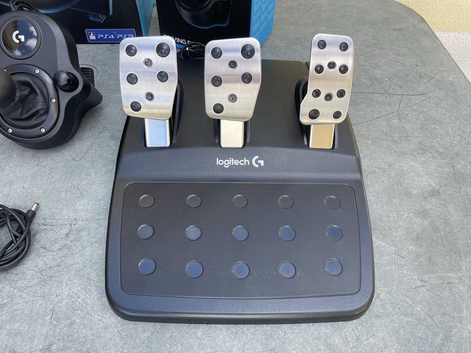 Logitech G29 + Shifter (PS4/ PS5 / PC)