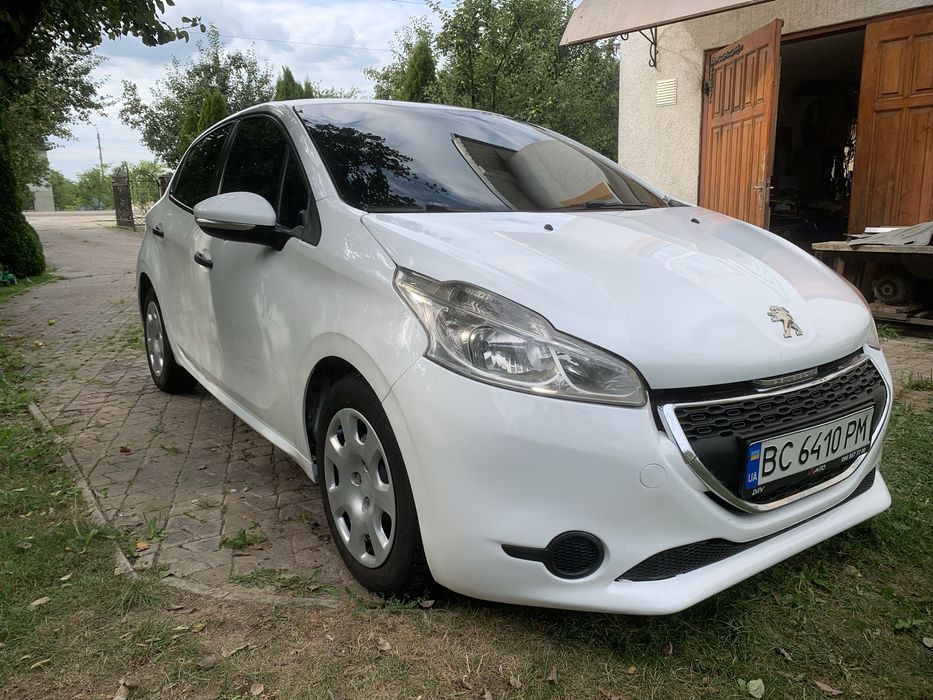 Продам Пежо 208.
