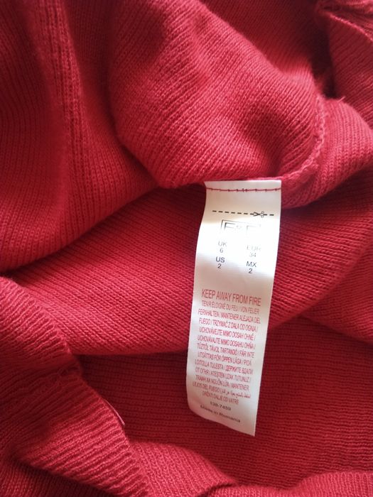 Czerwony sweter F&F