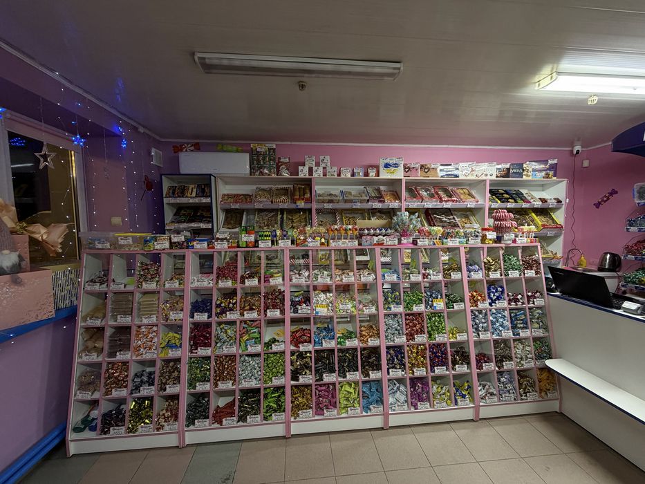 ПРОДАМ магазинчик!!!Солодощі, водичка, кава!!!