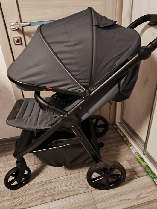 Продам срочно, прогулочную коляску Carrello Bravo SL