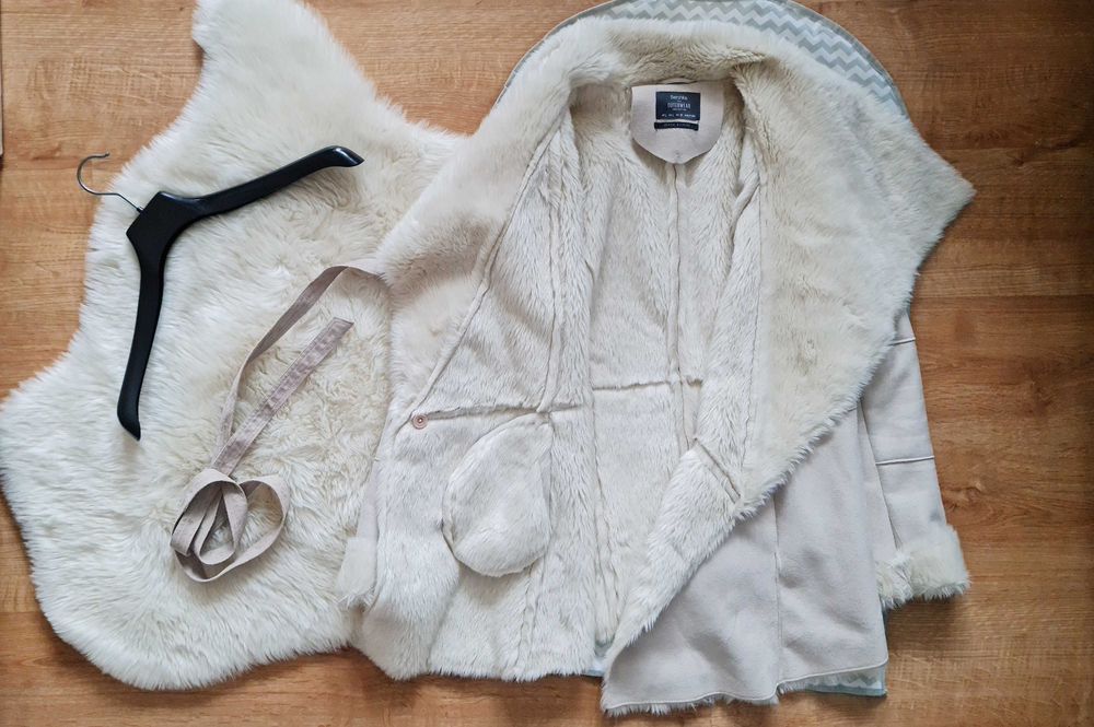 Bershka płaszcz kożuch futerko kolor ecru  rozmiar 38 L