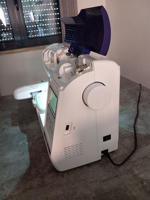 Maquina de bordar brother innov is f440E