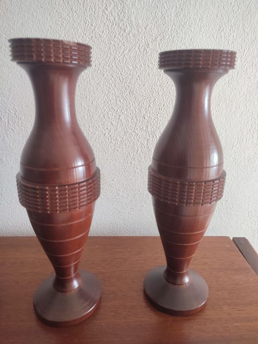 Par de castiçal em Pau Rosa de Moçambique