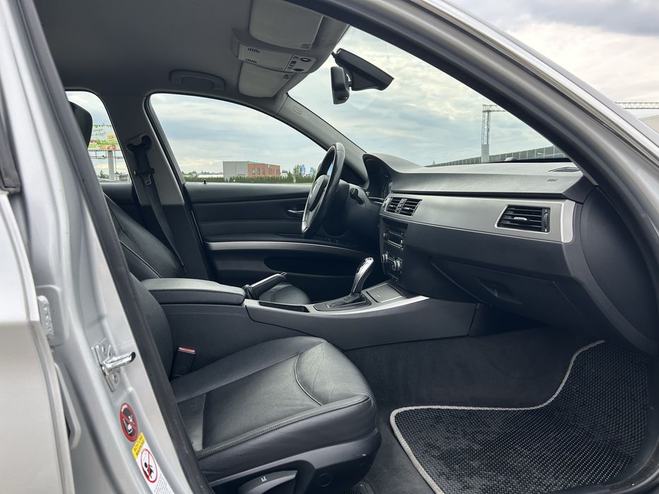 BMW e91 330xi. ZAMIANA.