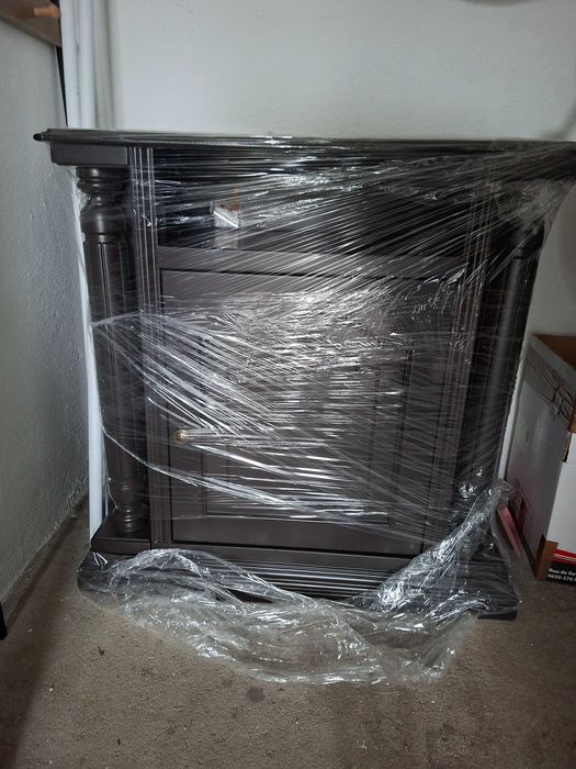 Movel com bar secreto em madeira maciça