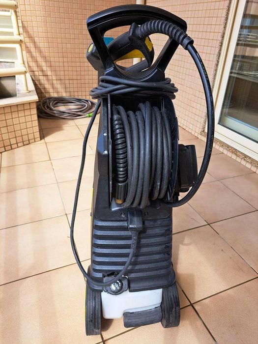 MÁQUINA DE LAVAR KARCHER de alta pressão em ótimo estado