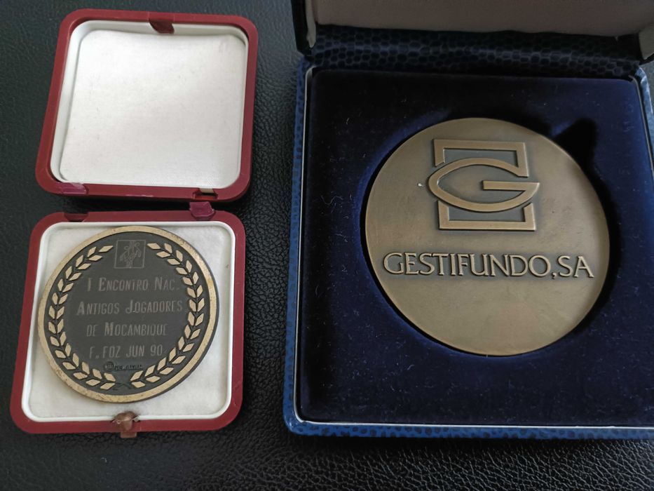 2 Medalhas Torneio de Bridge c/ Caixa