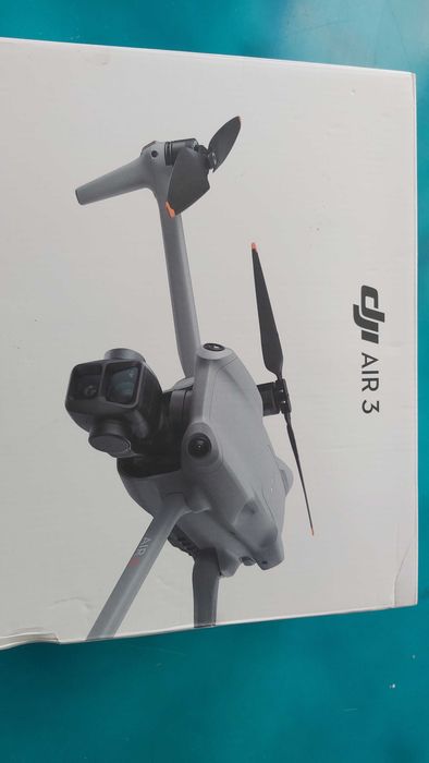 Dron Dji AIR 3 Fly More Combo (DJI RC 2), mało używany, nie mini