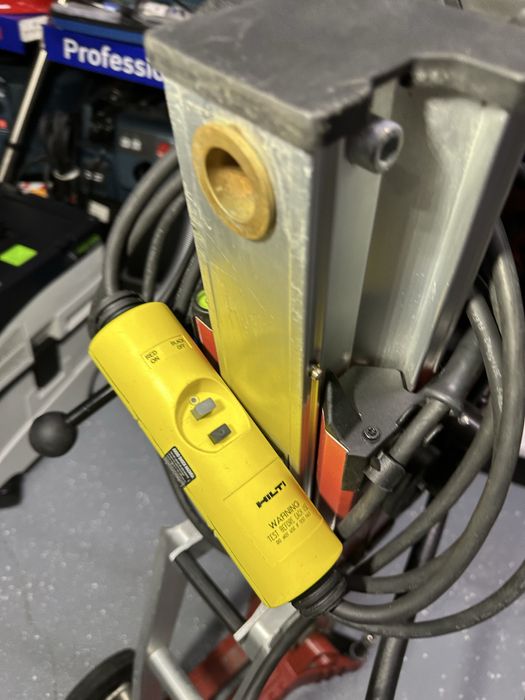 Установка алмазного буріння Hilti DD 250 ca + Станина Hilti DD HD 30