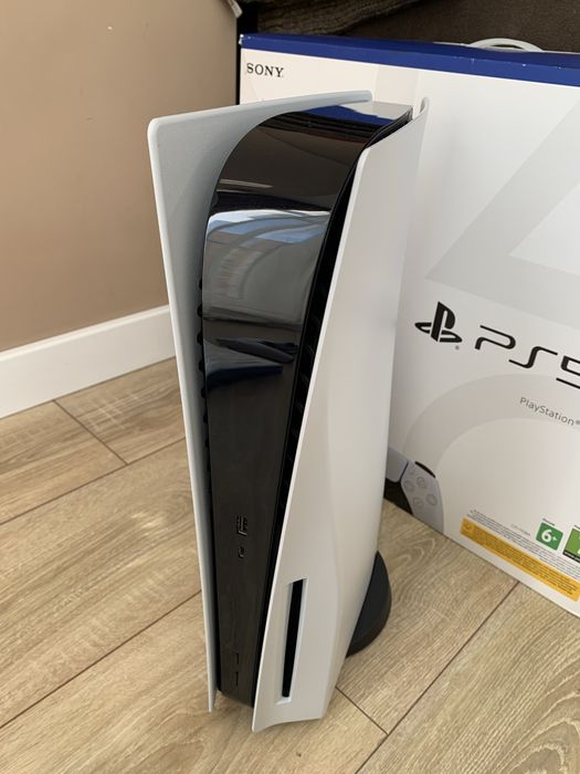 PS5 Blu-Ray + 2 геймпади + Ігри Стан ідеал