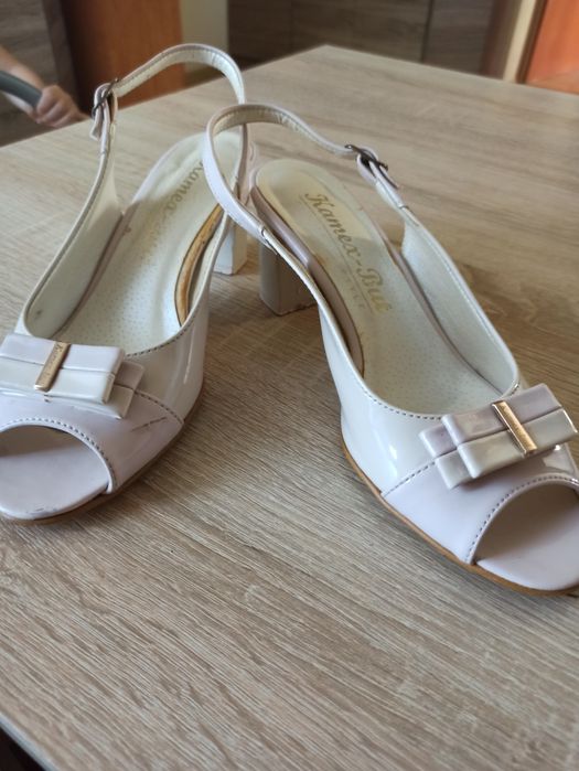 Cudowne lekkie obcasy r 37