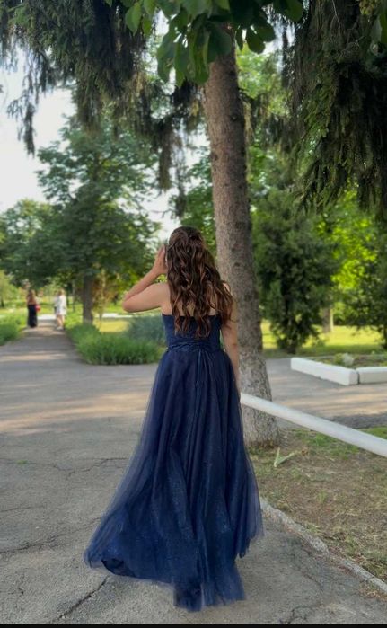 Випускна сукня темно-синя