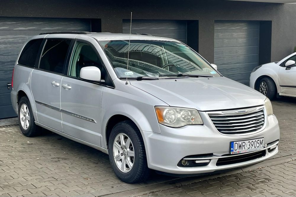 Sprzedam Chrysler town&country zamiana na tańsze