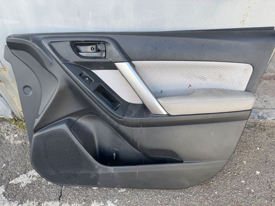 Дверні карти на субаро  форестер