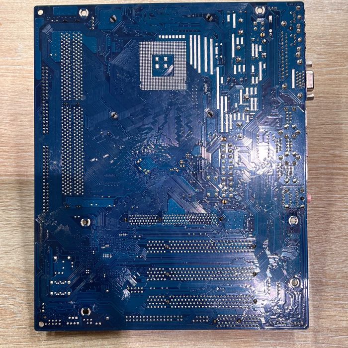 Motherboard ASRock 775i65G Core2 Duo E4500 + Radeon HD 3650 AGP – Retro XP / 98 / DOS