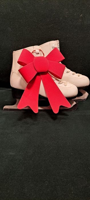 Łyżwy o rozmiarze 35/36Łyżwy o rozmiarze 35/36
Na drugie