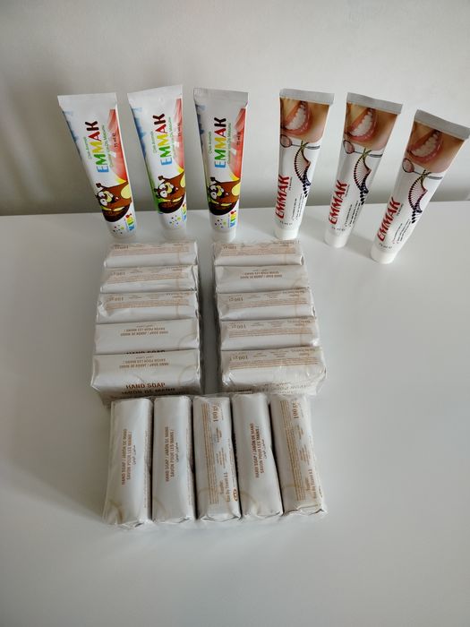 Шампунь, мыло, зубная паста.