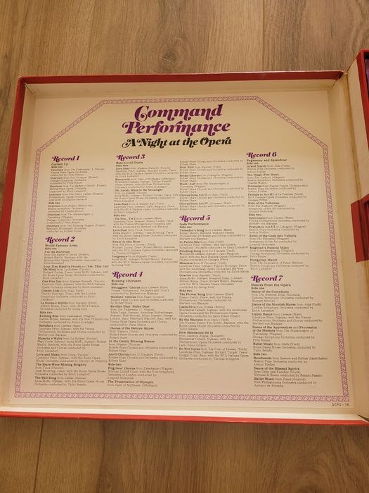 7 CD's Vinil Command Performance