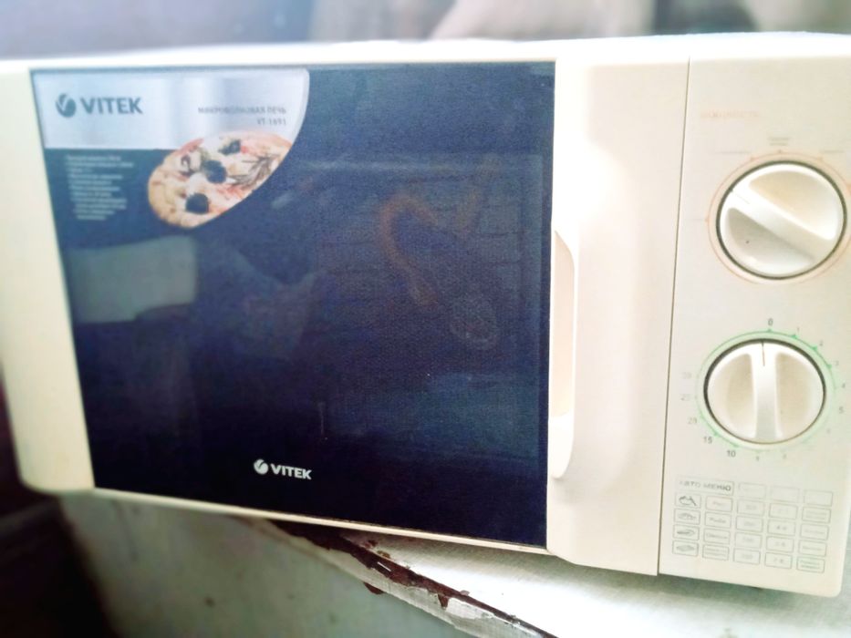 Мікрохвильова піч Vitek